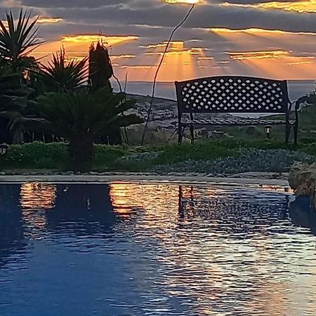 Dar Ta' Xmun - Idyllic Farmhouse With Pool, Garden, Seaview & Sunset 圣劳伦斯 外观 照片