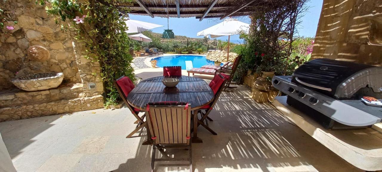 Dar Ta' Xmun - Idyllic Farmhouse With Pool, Garden, Seaview & Sunset 圣劳伦斯 外观 照片