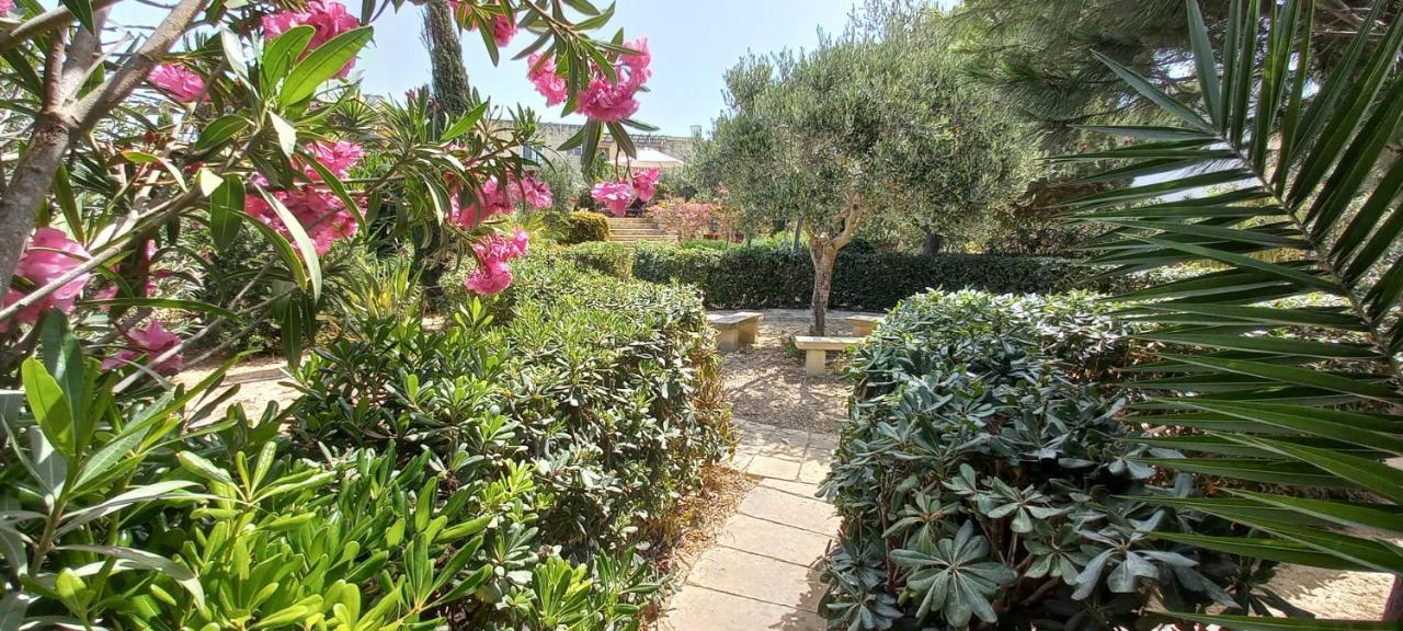 Dar Ta' Xmun - Idyllic Farmhouse With Pool, Garden, Seaview & Sunset 圣劳伦斯 外观 照片
