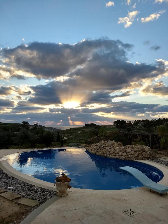 Dar Ta' Xmun - Idyllic Farmhouse With Pool, Garden, Seaview & Sunset 圣劳伦斯 外观 照片