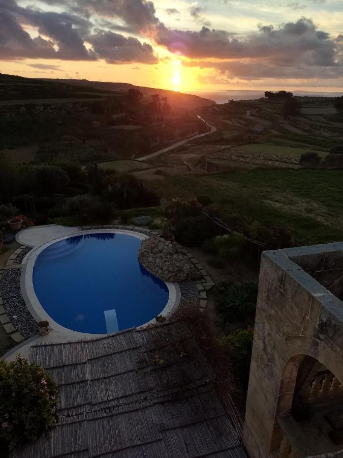 Dar Ta' Xmun - Idyllic Farmhouse With Pool, Garden, Seaview & Sunset 圣劳伦斯 外观 照片