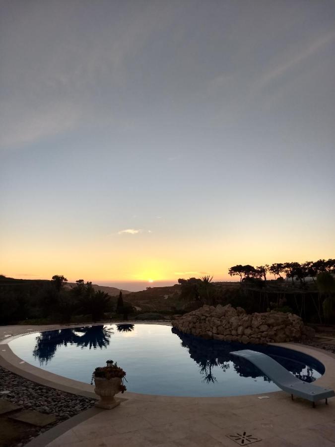 Dar Ta' Xmun - Idyllic Farmhouse With Pool, Garden, Seaview & Sunset 圣劳伦斯 外观 照片