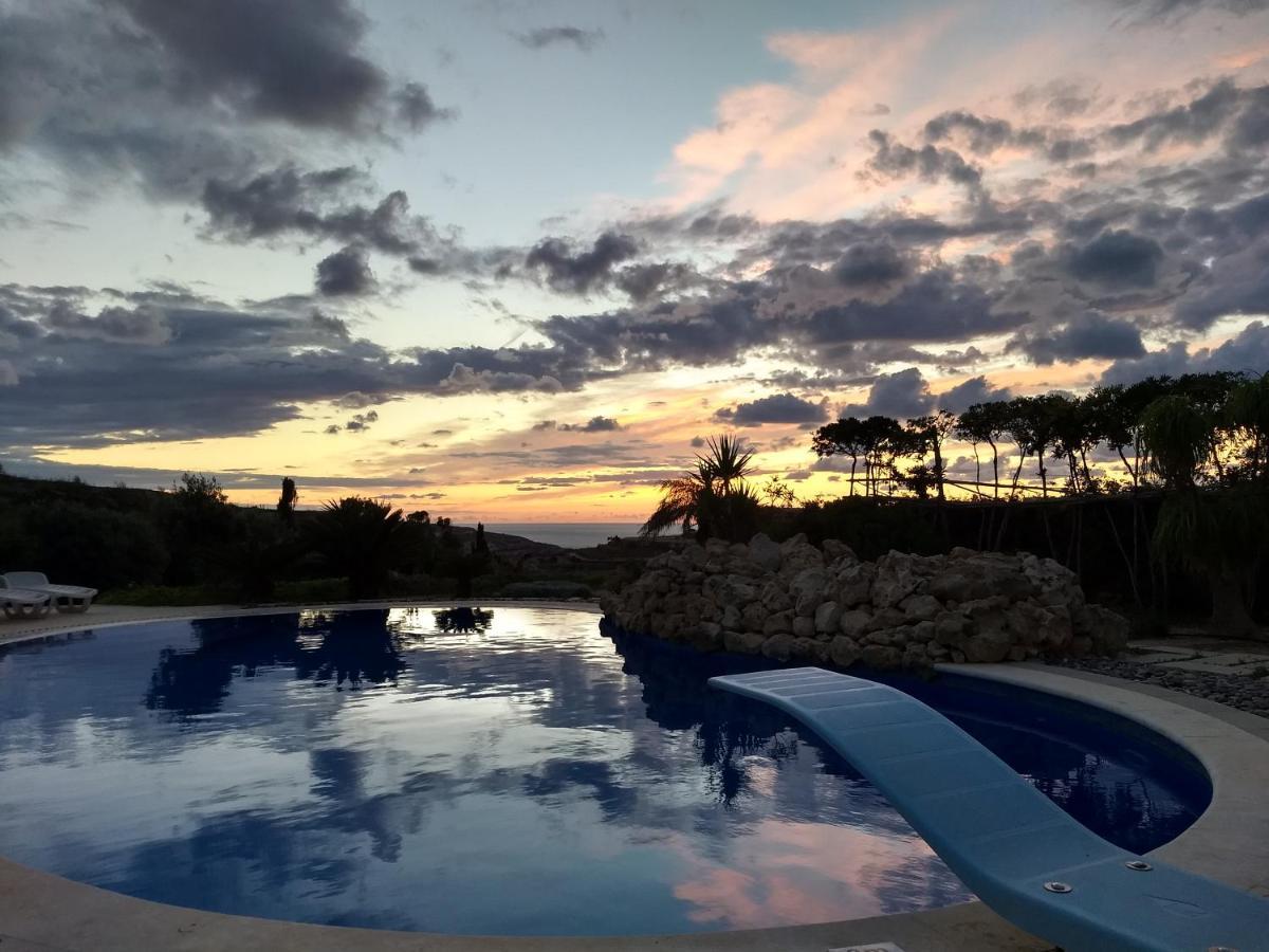 Dar Ta' Xmun - Idyllic Farmhouse With Pool, Garden, Seaview & Sunset 圣劳伦斯 外观 照片